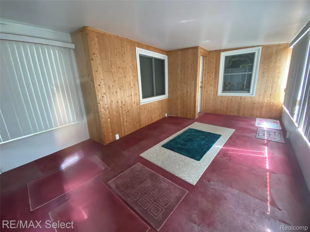 808 Mann Avenue Flint City, MI 48503