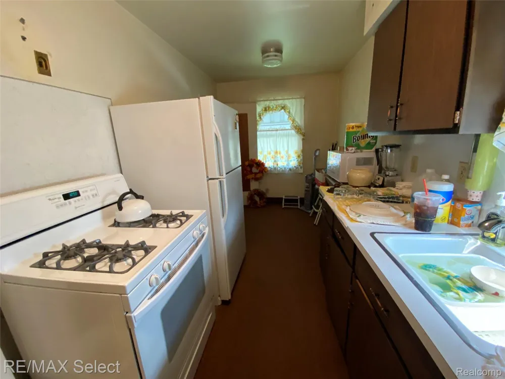 808 Mann Avenue Flint City, MI 48503