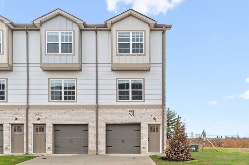 3350 Allen Rd #18I Clarksville, TN 37042