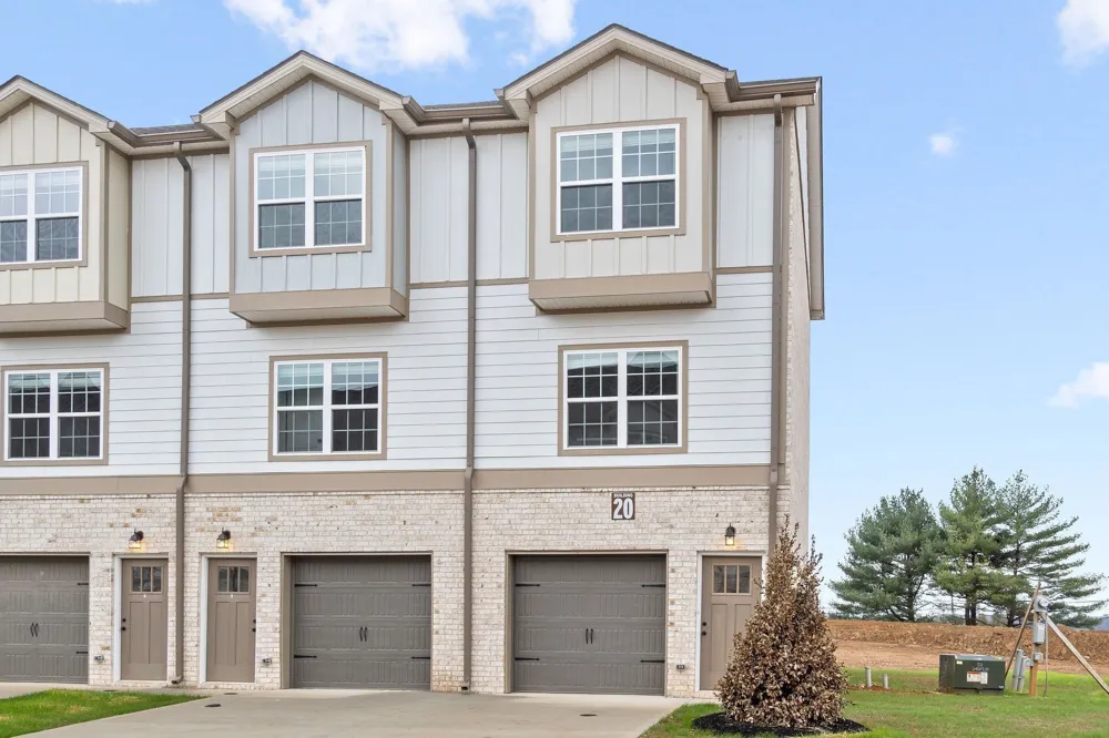 3350 Allen Rd #14L Clarksville, TN 37042
