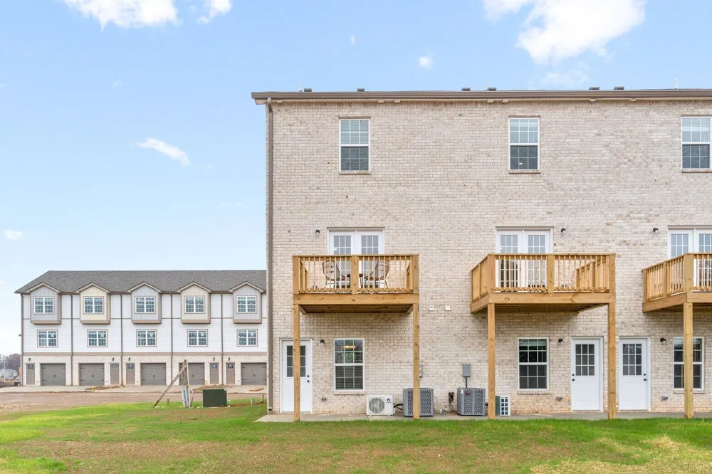 3350 Allen Rd #14L Clarksville, TN 37042