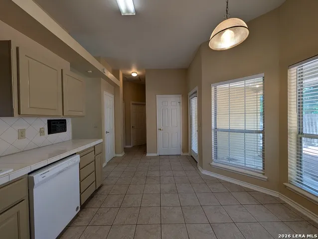1043 RIVERTREE DR New Braunfels, TX 78130