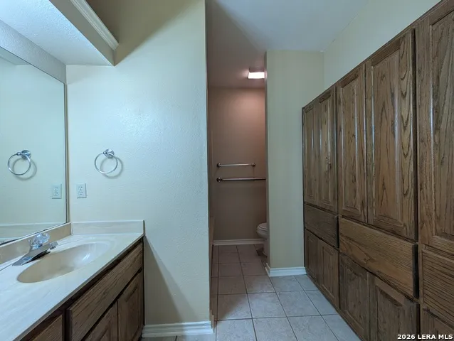 1043 RIVERTREE DR New Braunfels, TX 78130