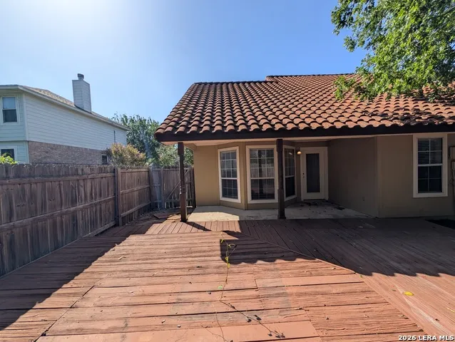 1043 RIVERTREE DR New Braunfels, TX 78130