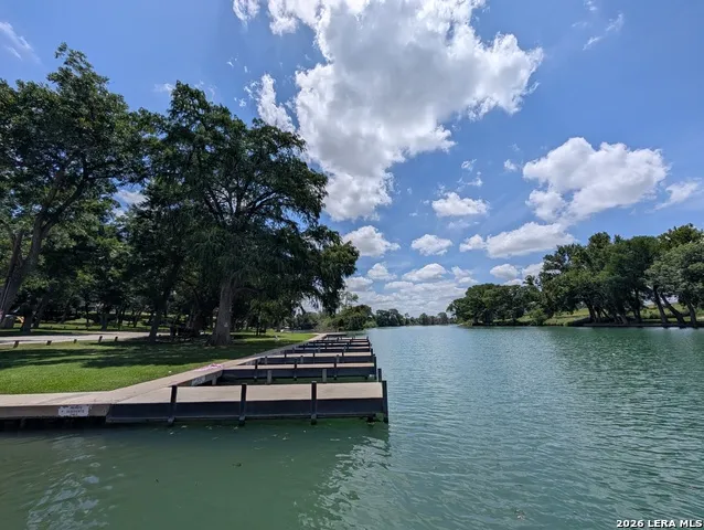 1043 RIVERTREE DR New Braunfels, TX 78130
