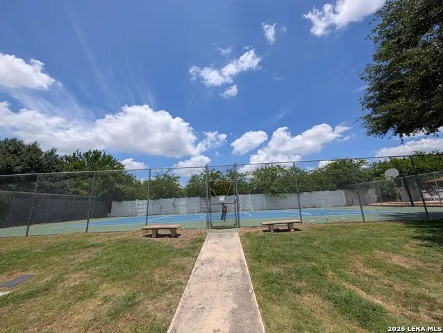 1043 RIVERTREE DR New Braunfels, TX 78130