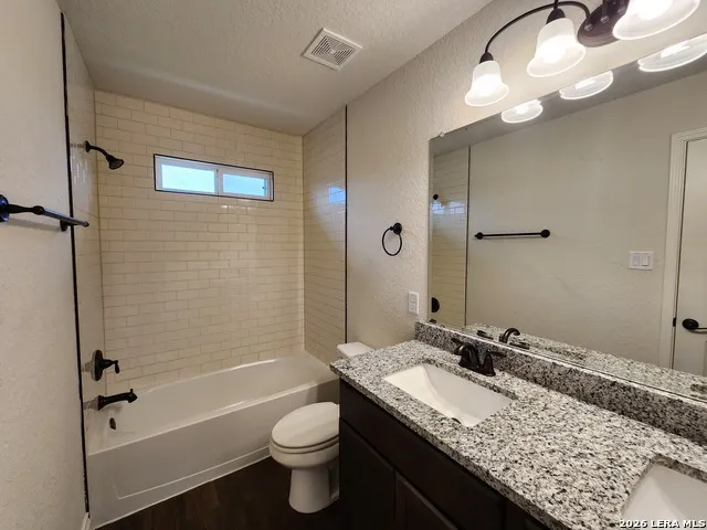 338 UNTERMAIER ST New Braunfels, TX 78130