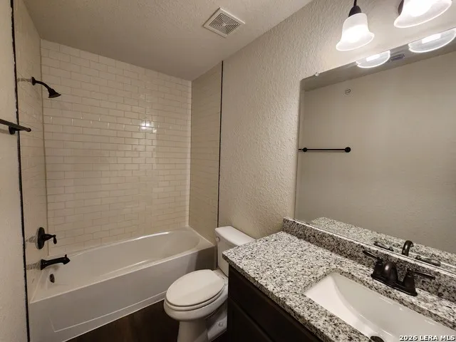 338 UNTERMAIER ST New Braunfels, TX 78130