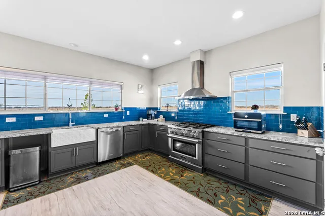 750 Barth Ln Poteet, TX 78065