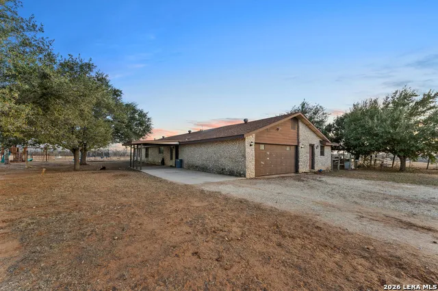 750 Barth Ln Poteet, TX 78065