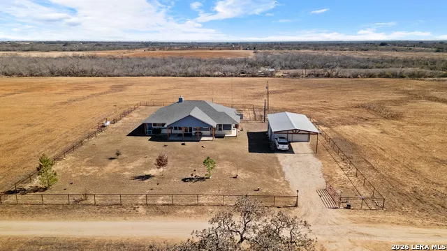 750 Barth Ln Poteet, TX 78065