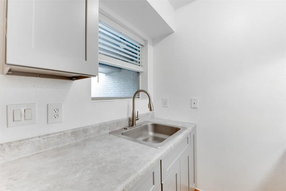2021 Spenwick Drive #724 Houston, TX 77055