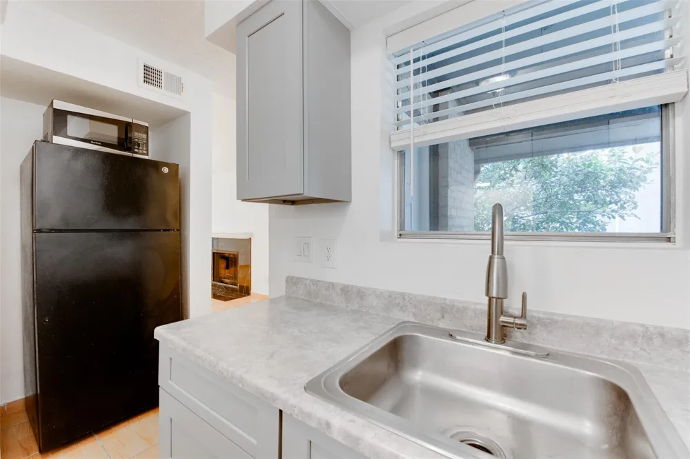 2021 Spenwick Drive #724 Houston, TX 77055