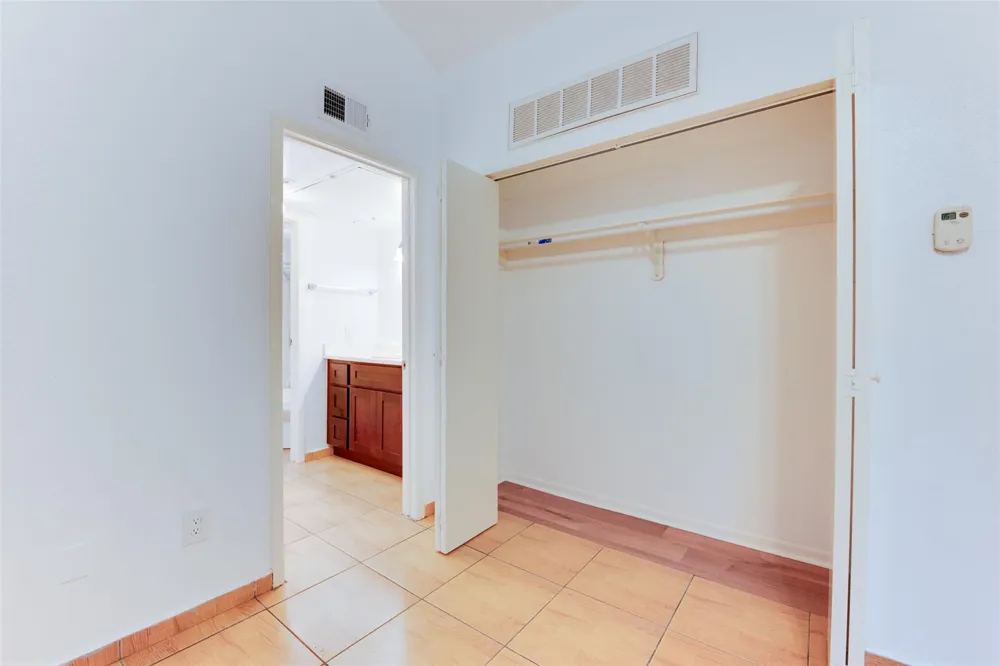 2021 Spenwick Drive #724 Houston, TX 77055