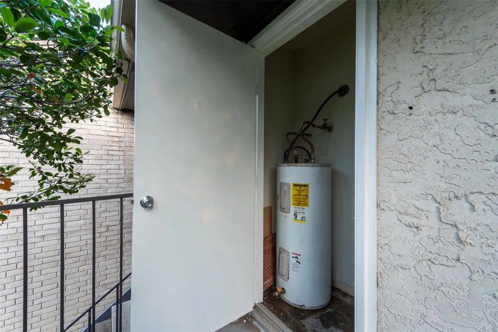 2021 Spenwick Drive #724 Houston, TX 77055