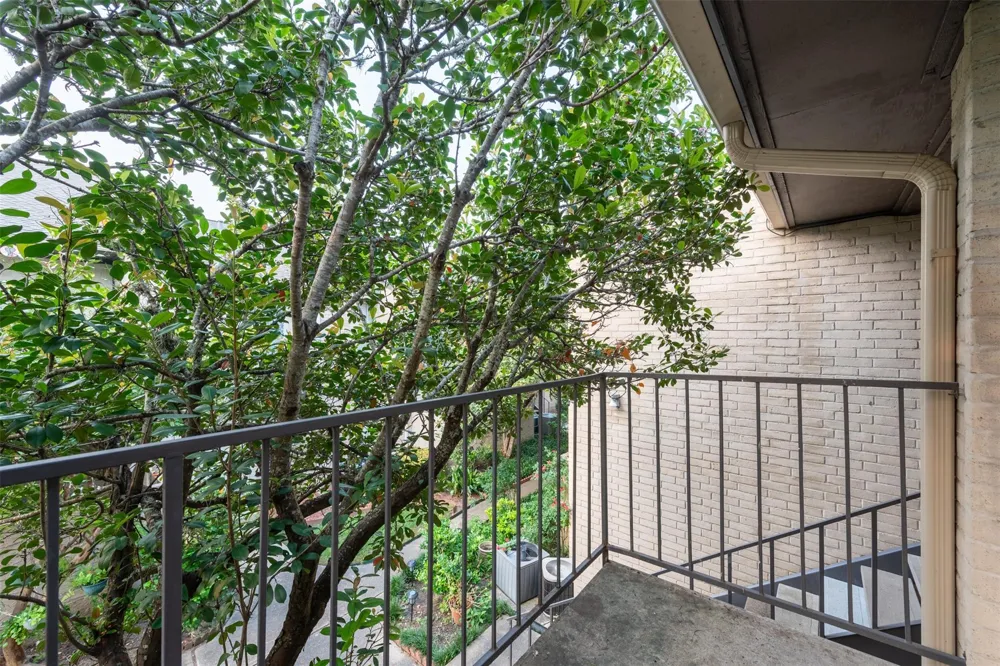 2021 Spenwick Drive #724 Houston, TX 77055