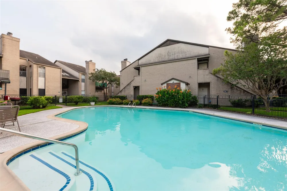 2021 Spenwick Drive #724 Houston, TX 77055