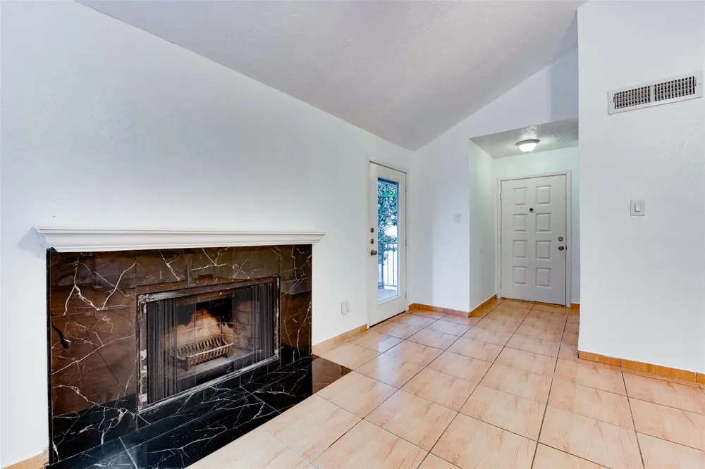 2021 Spenwick Drive #724 Houston, TX 77055