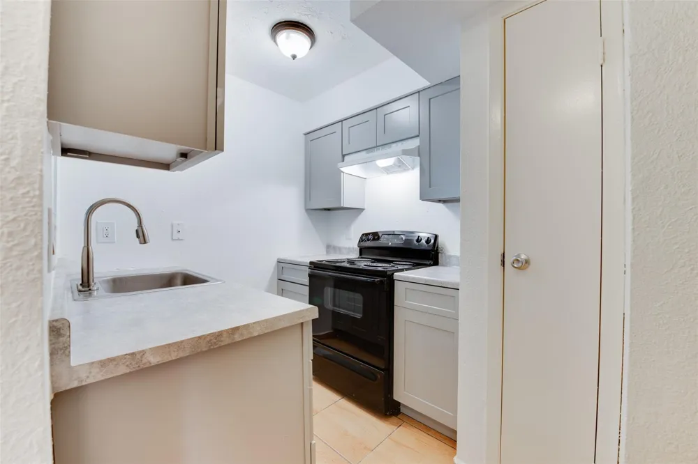 2021 Spenwick Drive #724 Houston, TX 77055