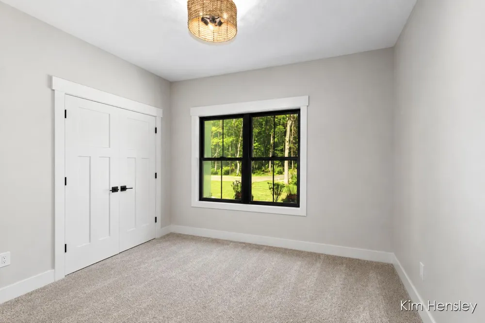 8571 Young Avenue NE Rockford, MI 49341