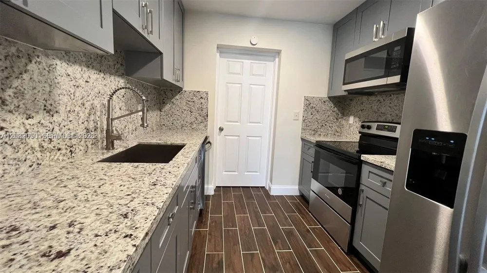 2130 Funston St Hollywood, FL 33020