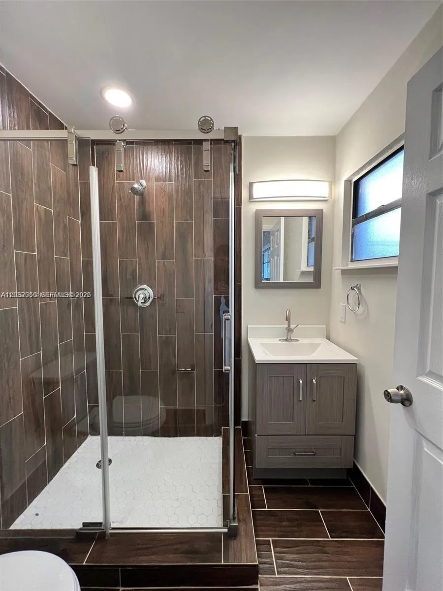 2130 Funston St Hollywood, FL 33020