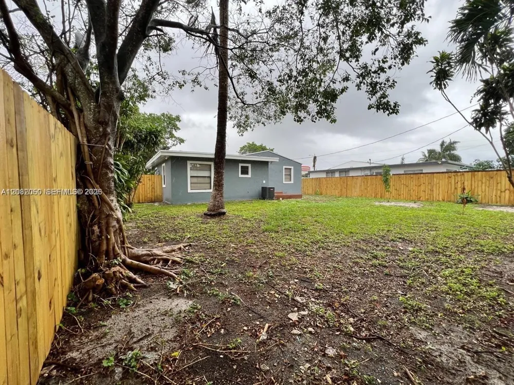 2130 Funston St Hollywood, FL 33020