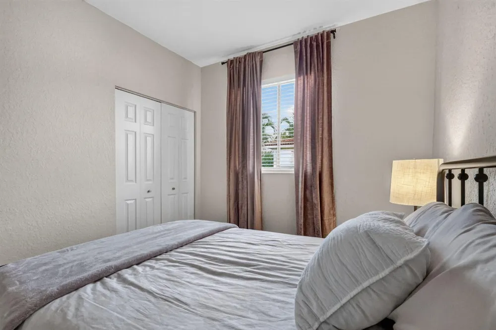 2899 S GREENLEAF CIRCLE Boynton Beach, FL 33426