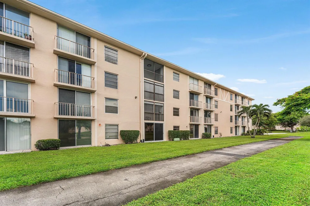 14307 Bedford Drive #204 Delray Beach, FL 33446