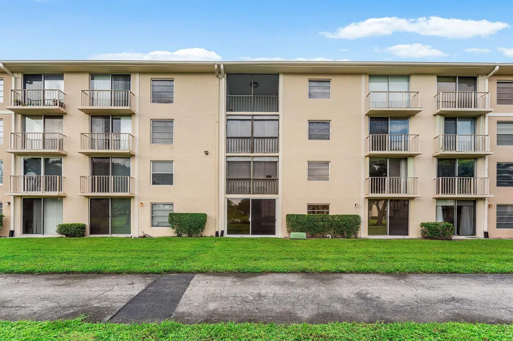 14307 Bedford Drive #204 Delray Beach, FL 33446