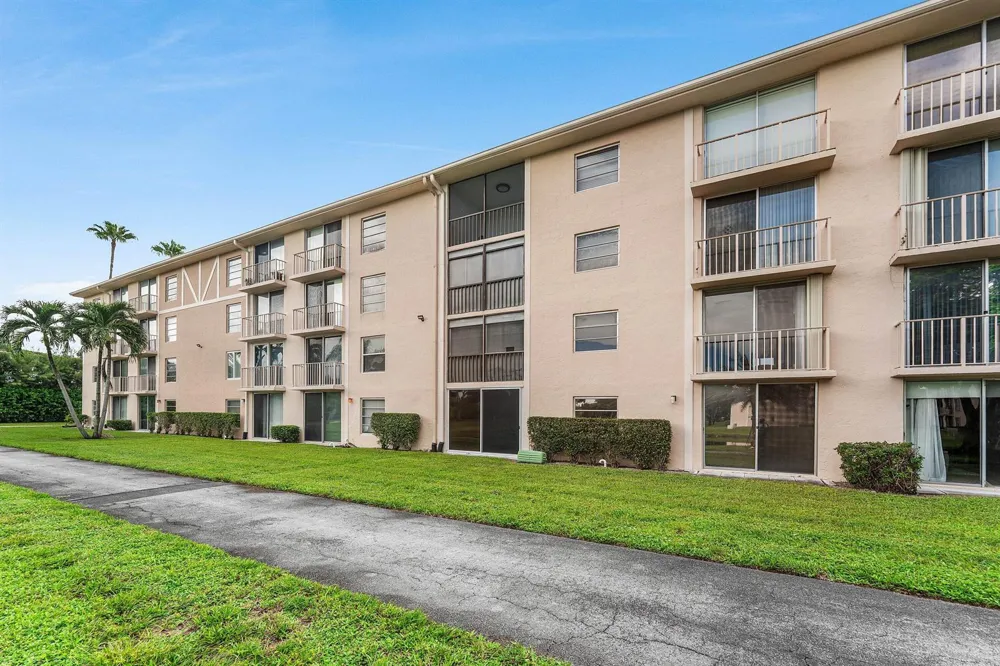 14307 Bedford Drive #204 Delray Beach, FL 33446