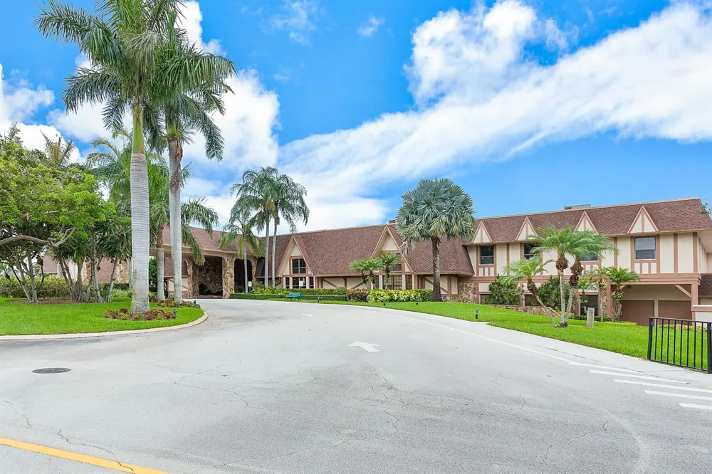 14307 Bedford Drive #204 Delray Beach, FL 33446
