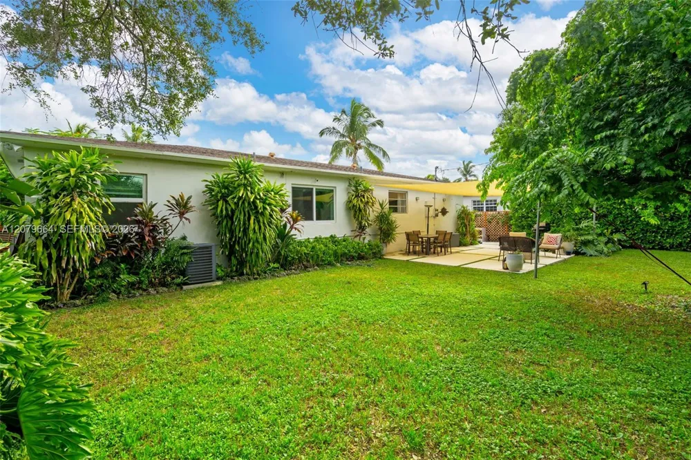 1165 NW 110th St Miami, FL 33168