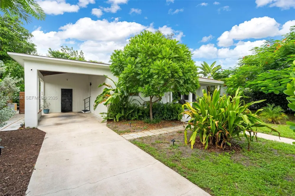 1165 NW 110th St Miami, FL 33168