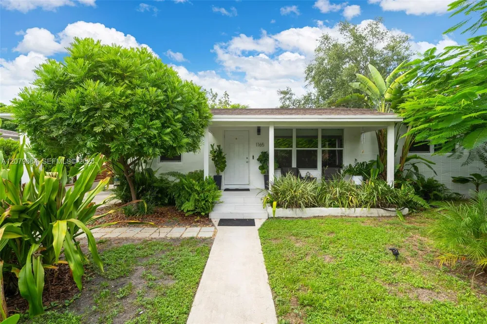 1165 NW 110th St Miami, FL 33168