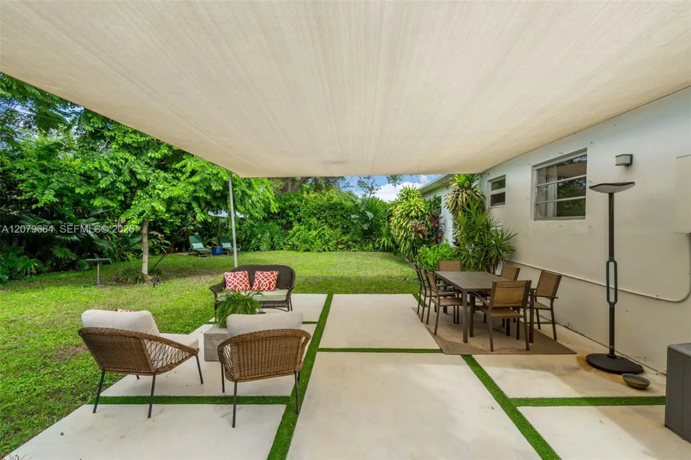 1165 NW 110th St Miami, FL 33168