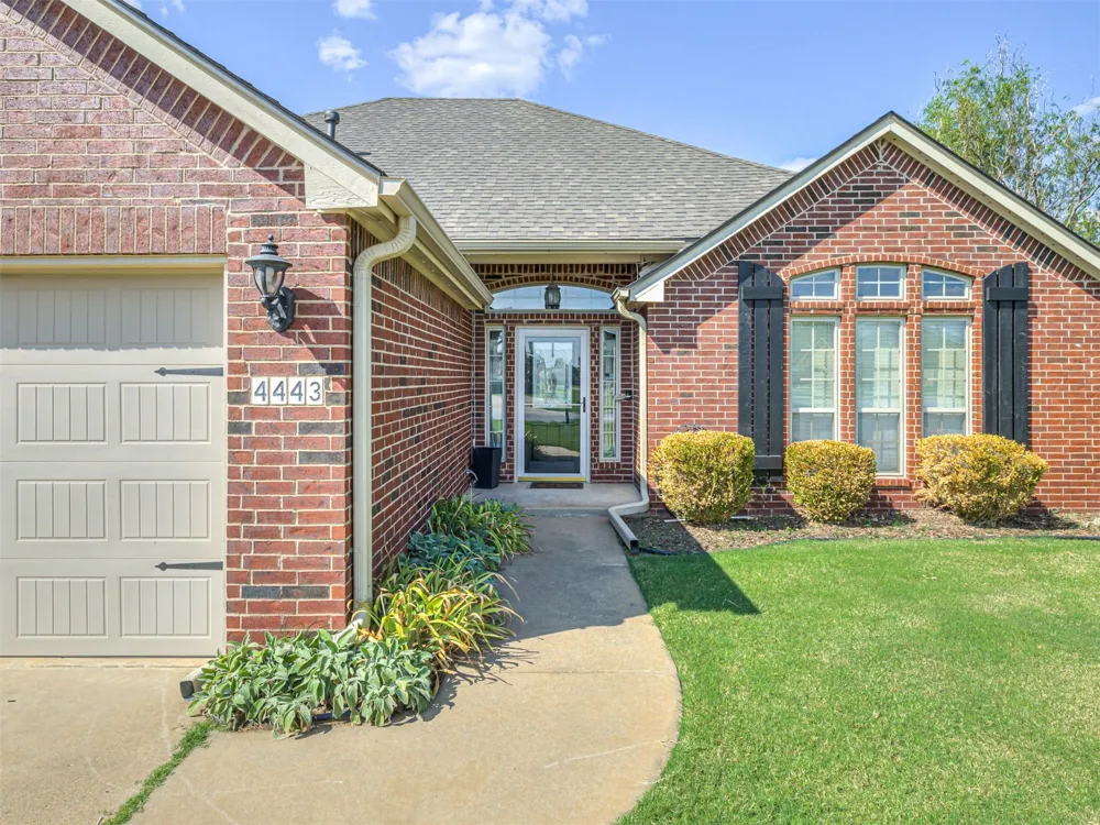 4443 Walnut Street Kiefer, OK 74041