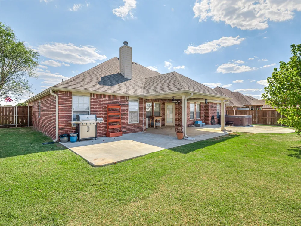 4443 Walnut Street Kiefer, OK 74041