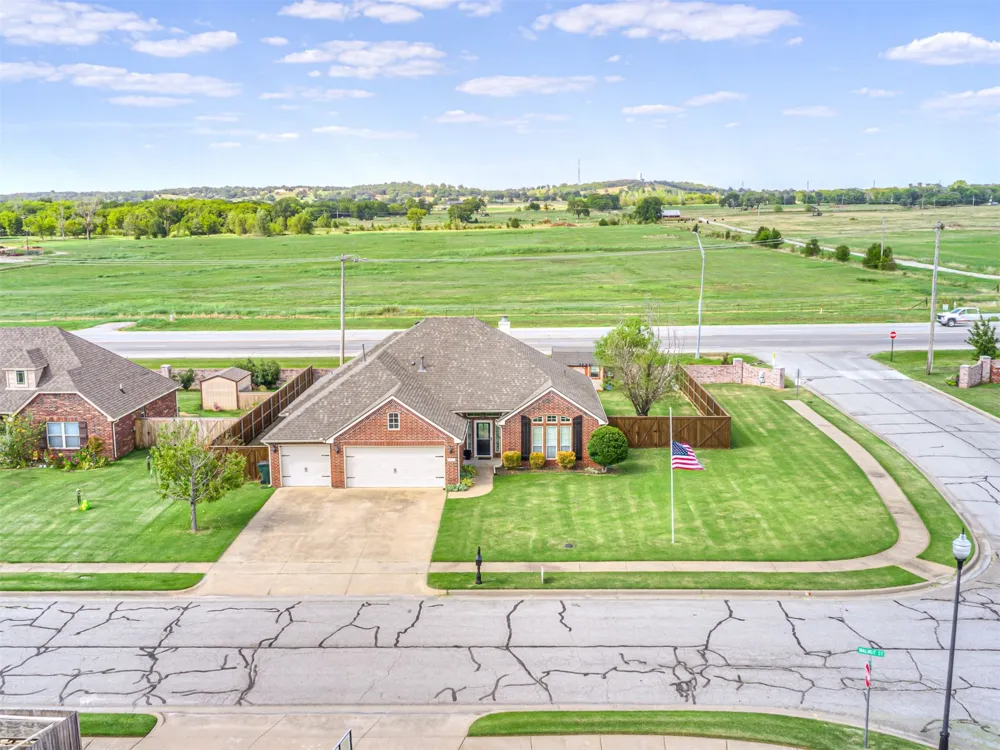 4443 Walnut Street Kiefer, OK 74041