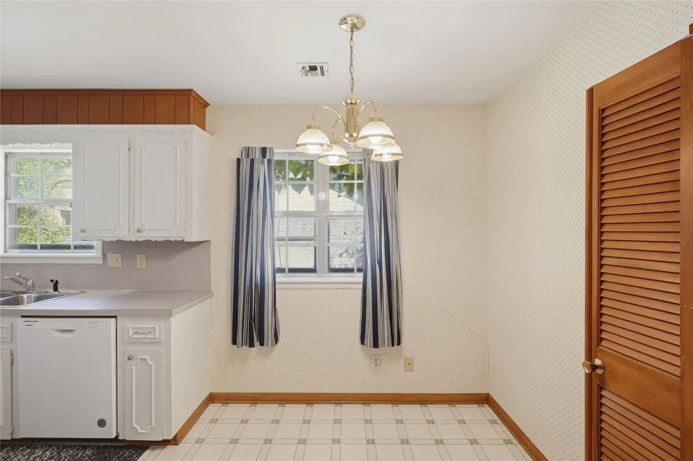 4613 S Lakewood Avenue Tulsa, OK 74135