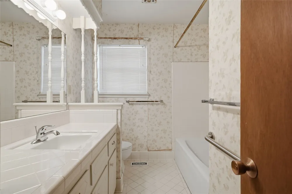 4613 S Lakewood Avenue Tulsa, OK 74135