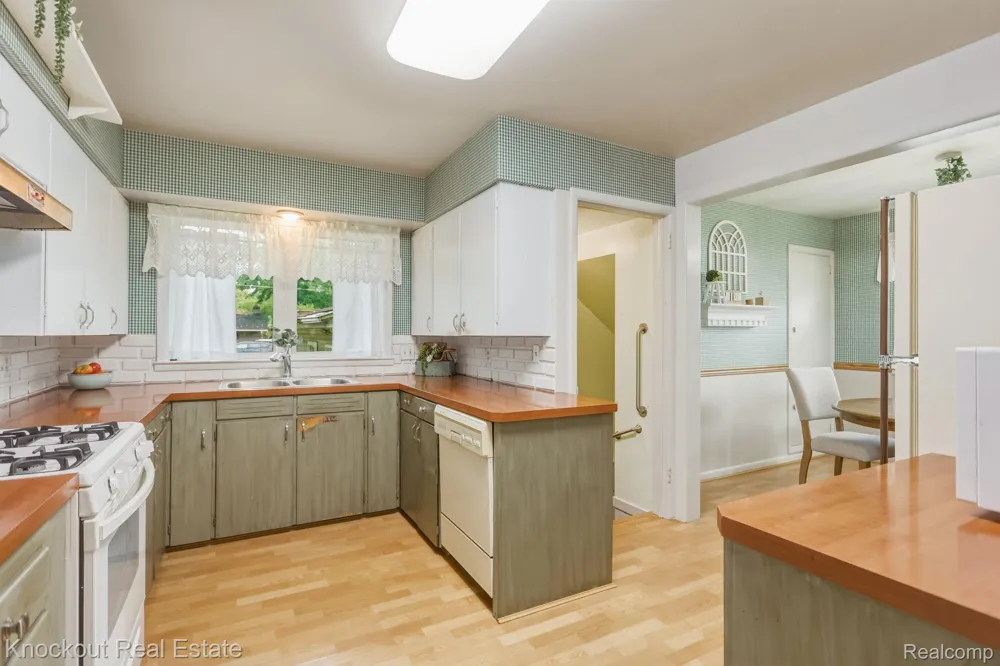1755 S Reese Road Reese Village, MI 48757