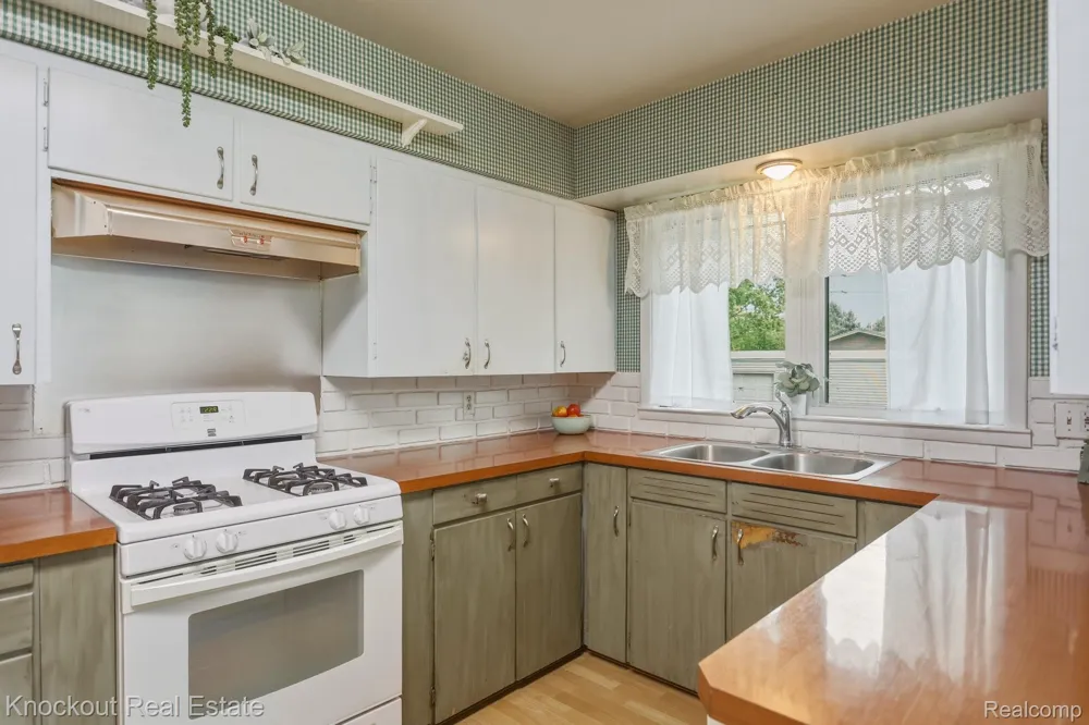 1755 S Reese Road Reese Village, MI 48757