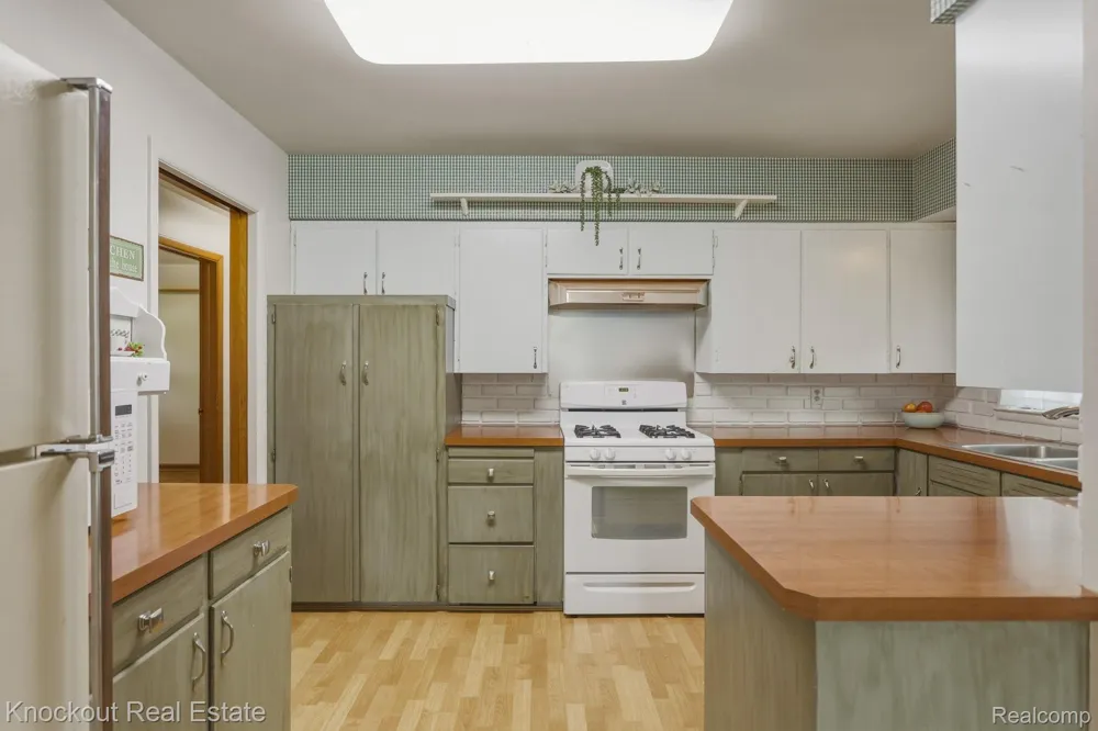 1755 S Reese Road Reese Village, MI 48757