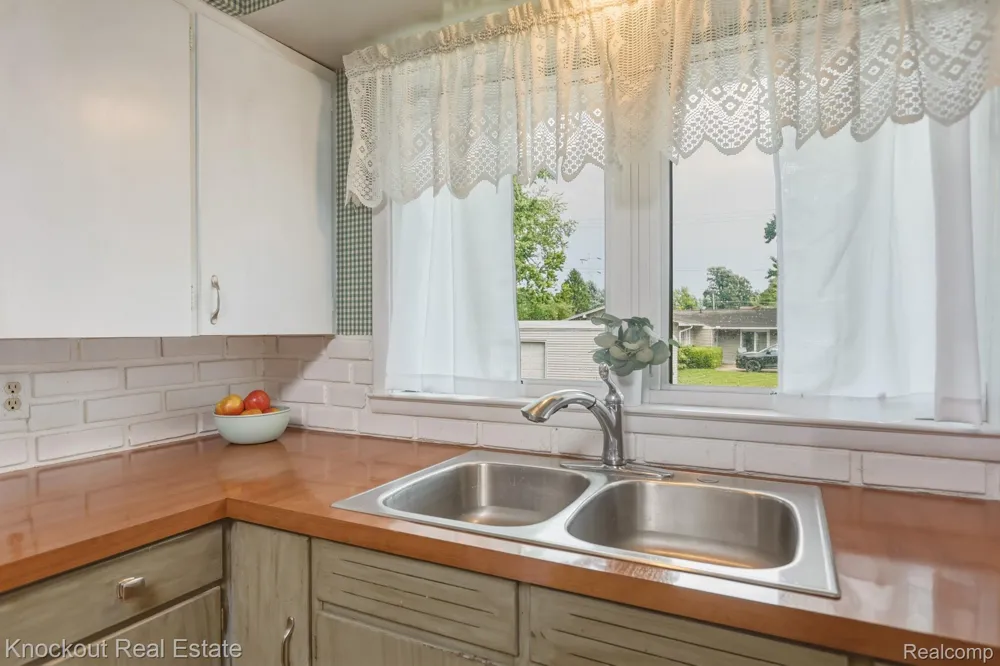 1755 S Reese Road Reese Village, MI 48757