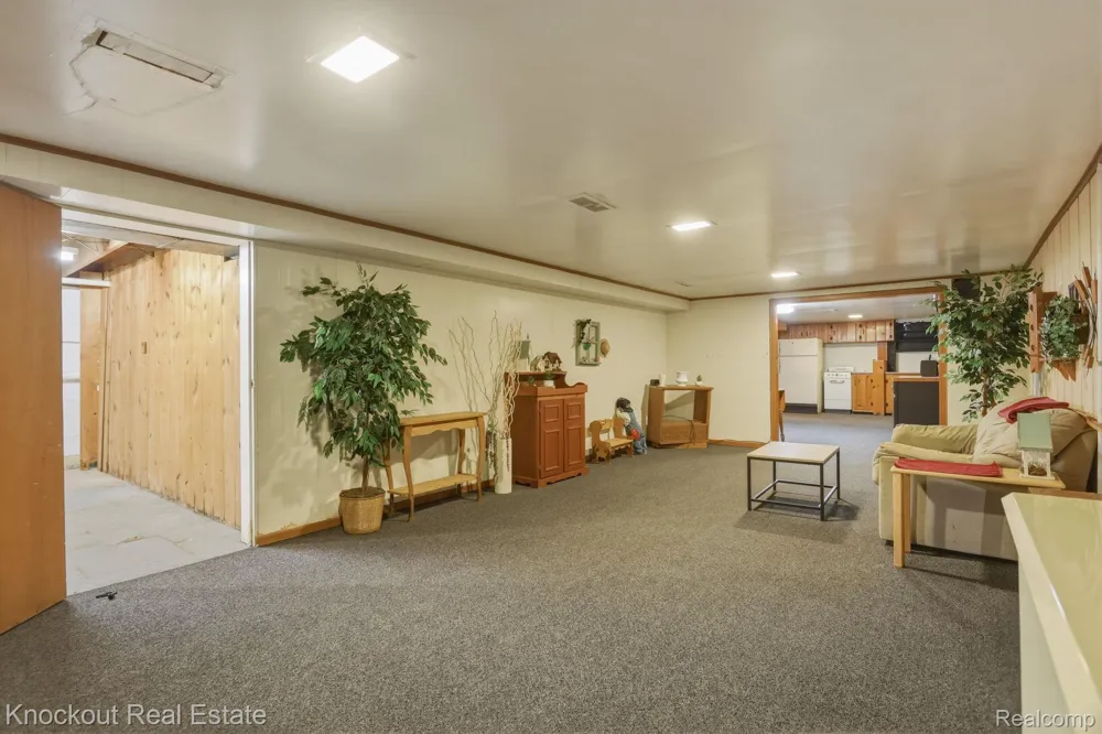1755 S Reese Road Reese Village, MI 48757