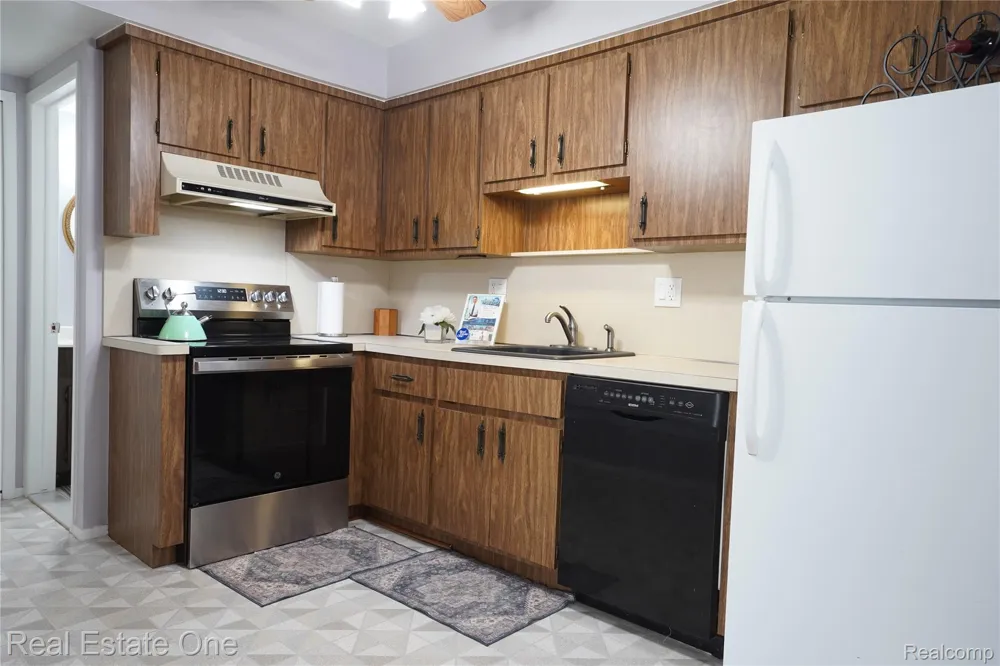 29612 City Center Drive #1 Warren City, MI 48093