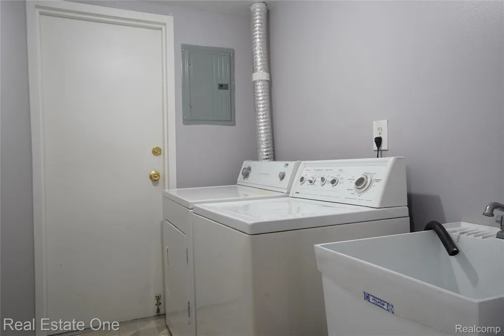 29612 City Center Drive #1 Warren City, MI 48093