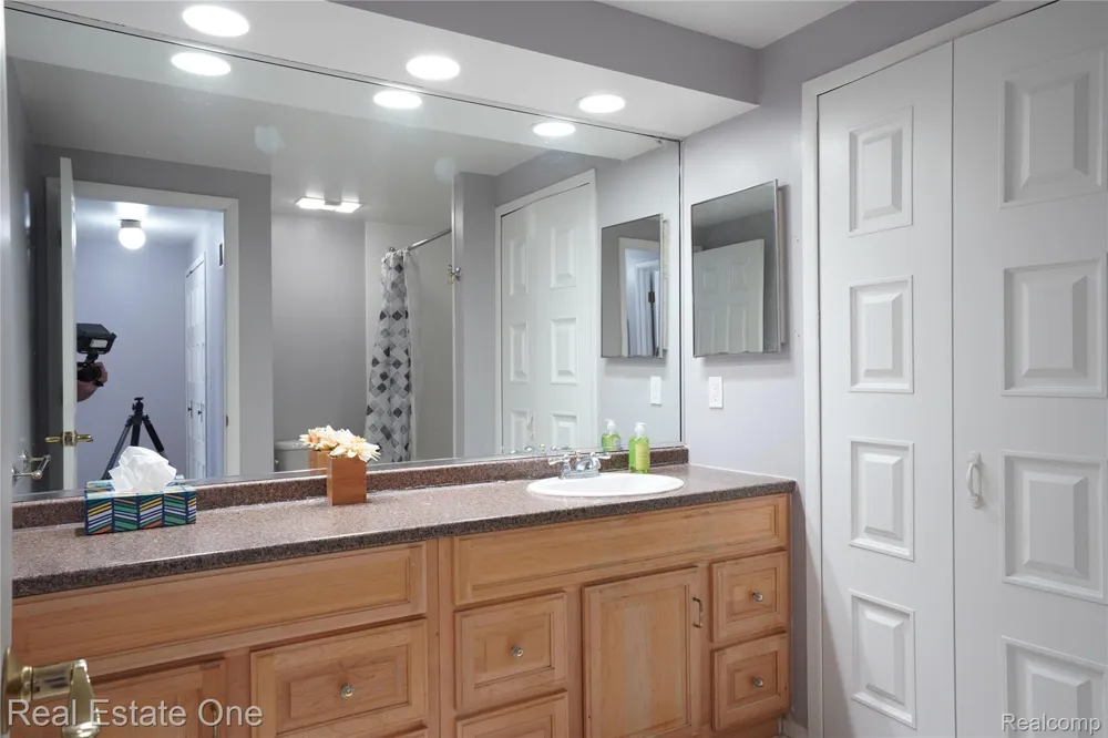 29612 City Center Drive #1 Warren City, MI 48093