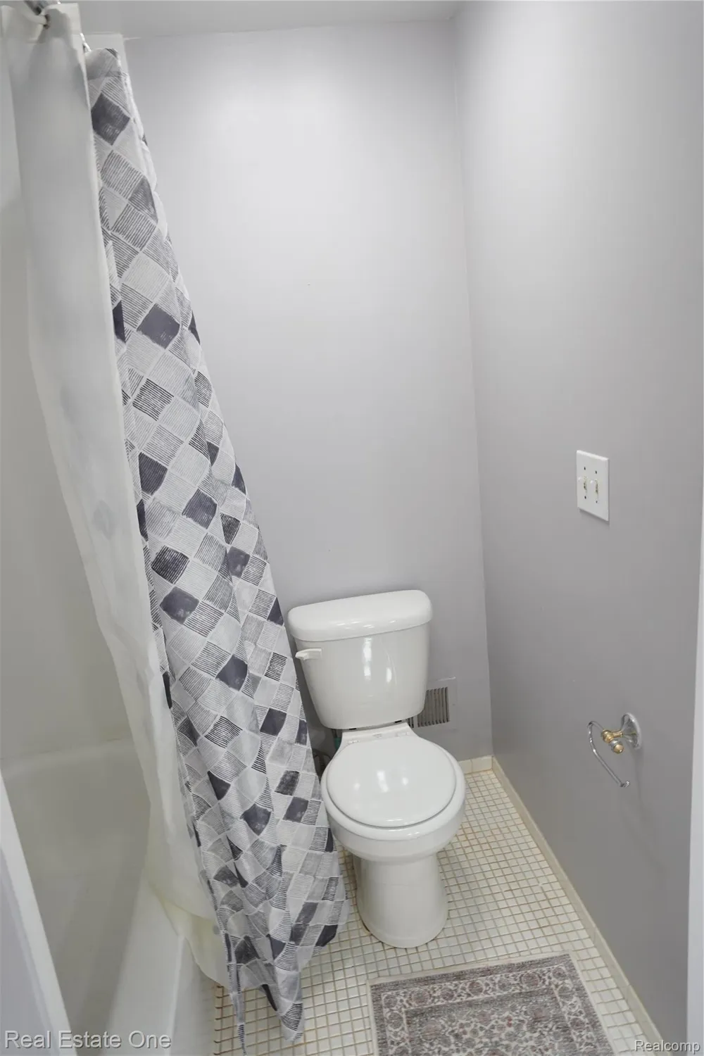 29612 City Center Drive #1 Warren City, MI 48093